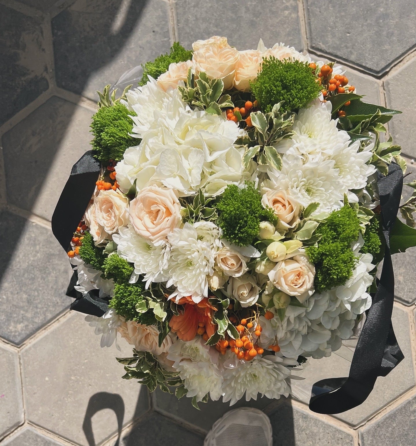 White Handtide bouquet