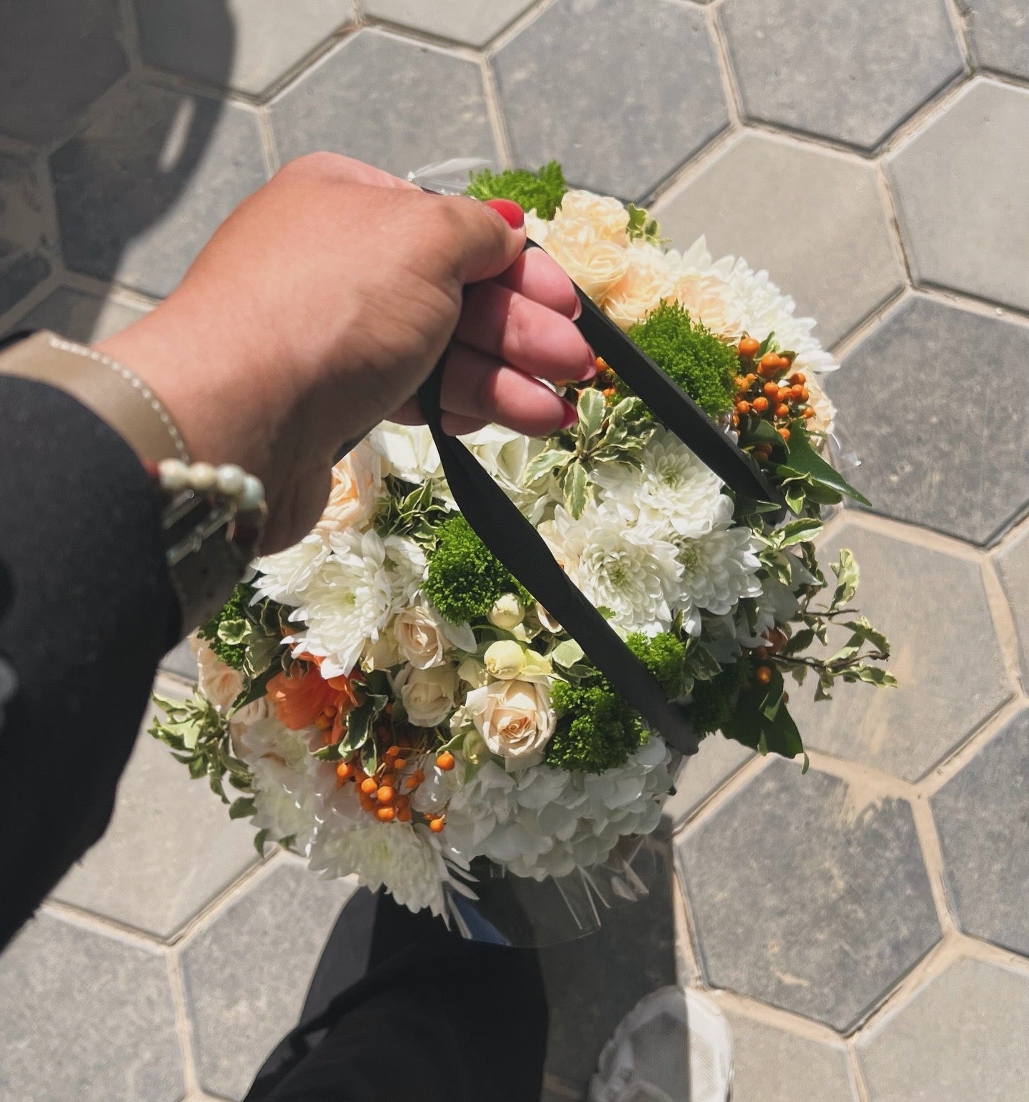 White Handtide bouquet