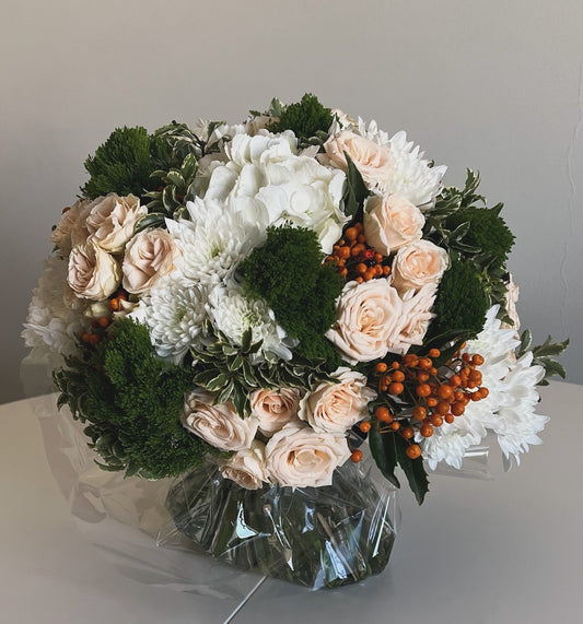 White Handtide bouquet