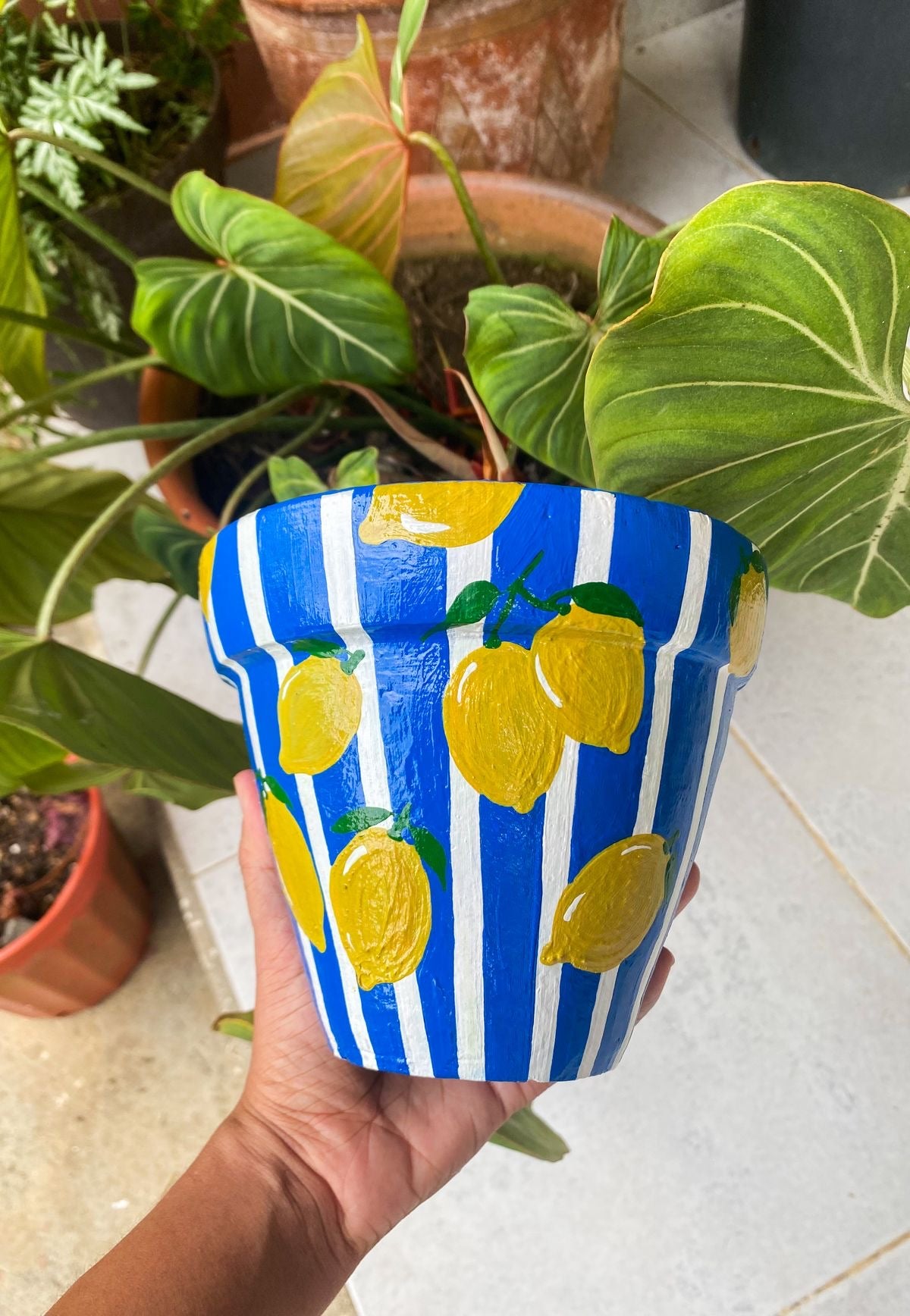 Pot painting ورشه الرسم على الفخار