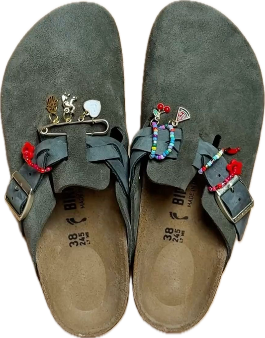 Shoes decorating