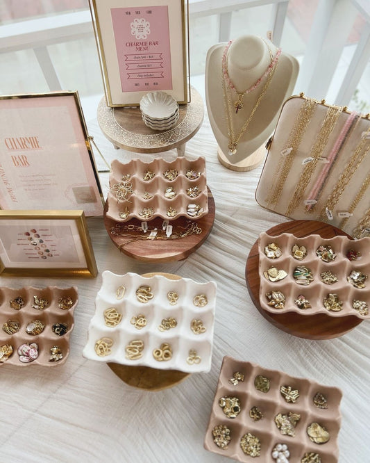 Charms bar